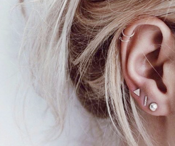 Piercingi uha: U trendu i varijacije u Piercingsu uha